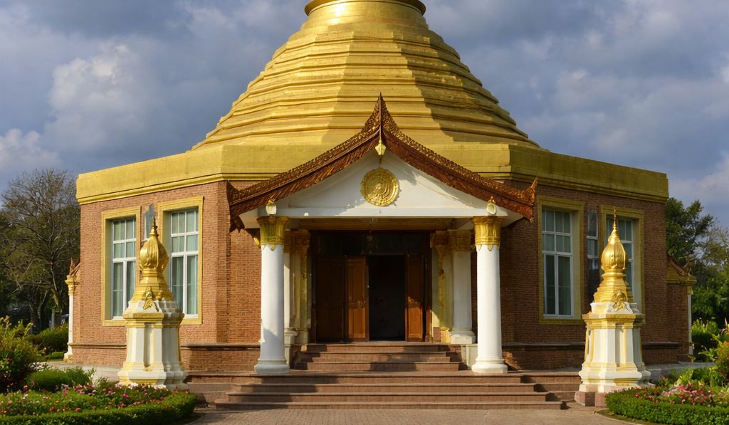 Dhamma Talaka Pagoda